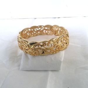 Gold Tone Filigree Stretch Cuff/Bracelet